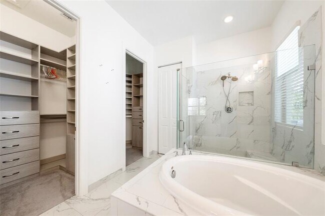 Building Photo - 11843 SW 13th Ct
