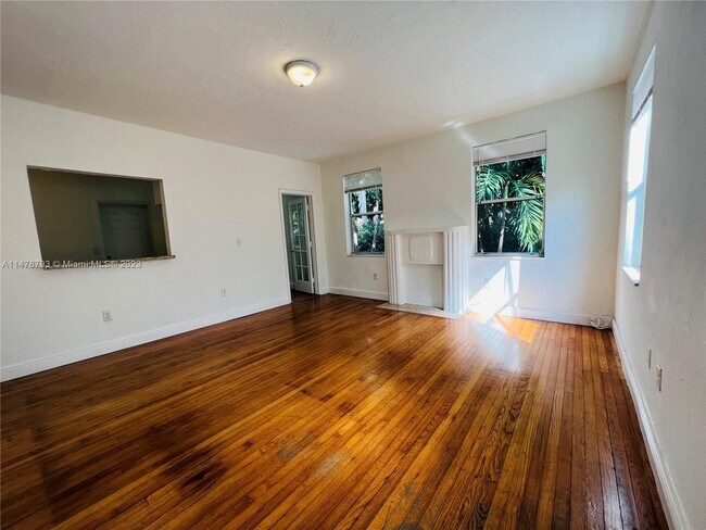 Building Photo - 726 Meridian Ave