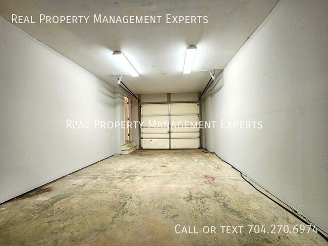 Building Photo - 138 Sun Ridge Dr