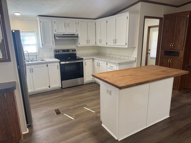 Building Photo - 3 Bedroom 2 Bathroom Home in Johnson City, TN