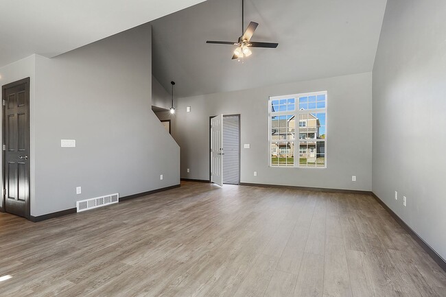 Building Photo - Diversity Duplex