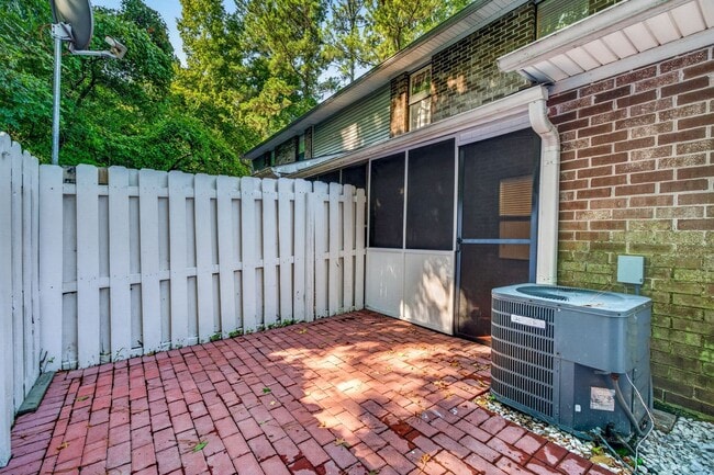 Building Photo - 6239 Lucille Dr