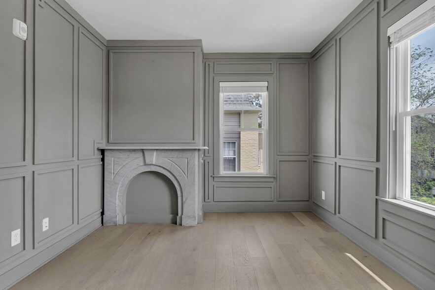 Building Photo - 182 Waterman St