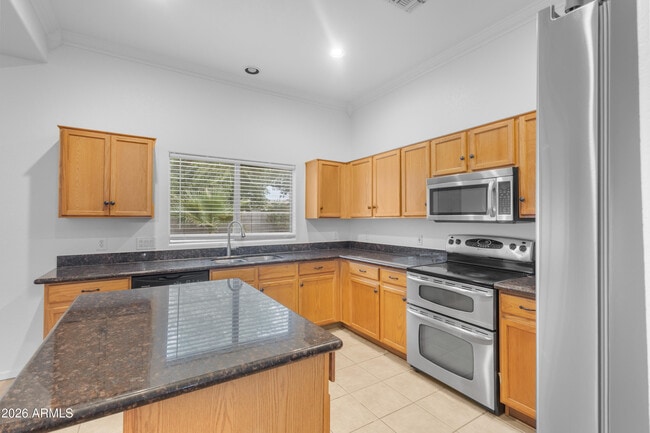 Building Photo - 15623 W Ocotillo Ln