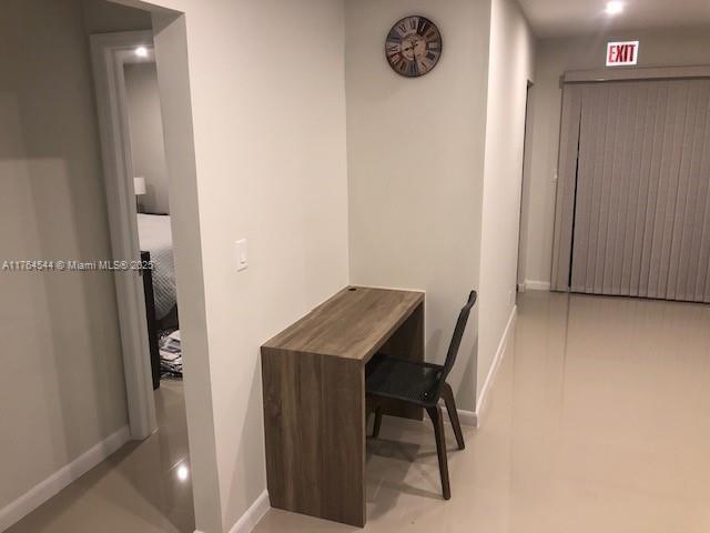 Building Photo - 2 bedroom in Hollywood FL 33020