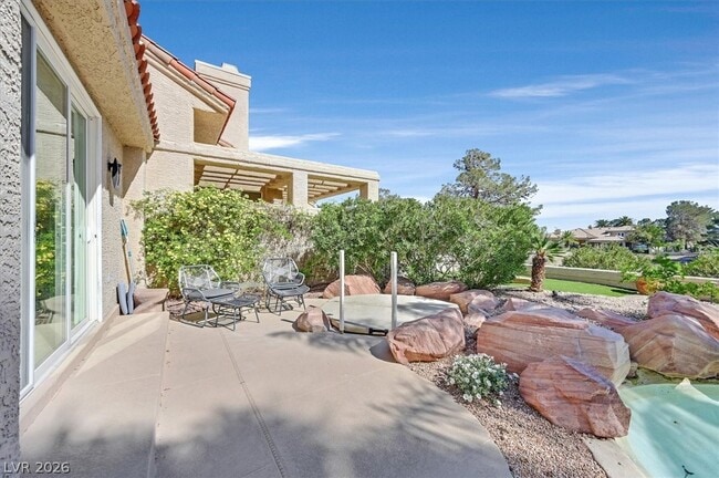 Building Photo - 8161 Round Hills Cir