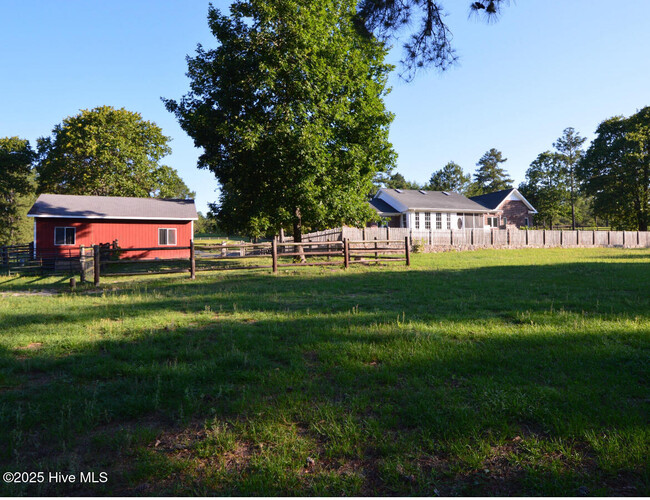 Building Photo - 358 Yadkin Run Ln
