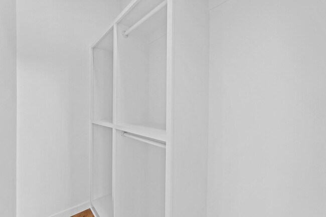 Building Photo - The 912 Building C