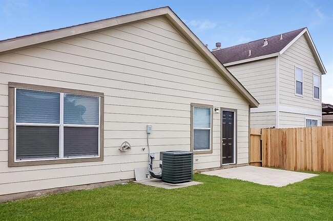 Building Photo - 8122 Arrington Forest Ln