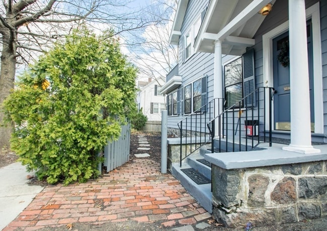 Building Photo - 88 Brush Hill Rd