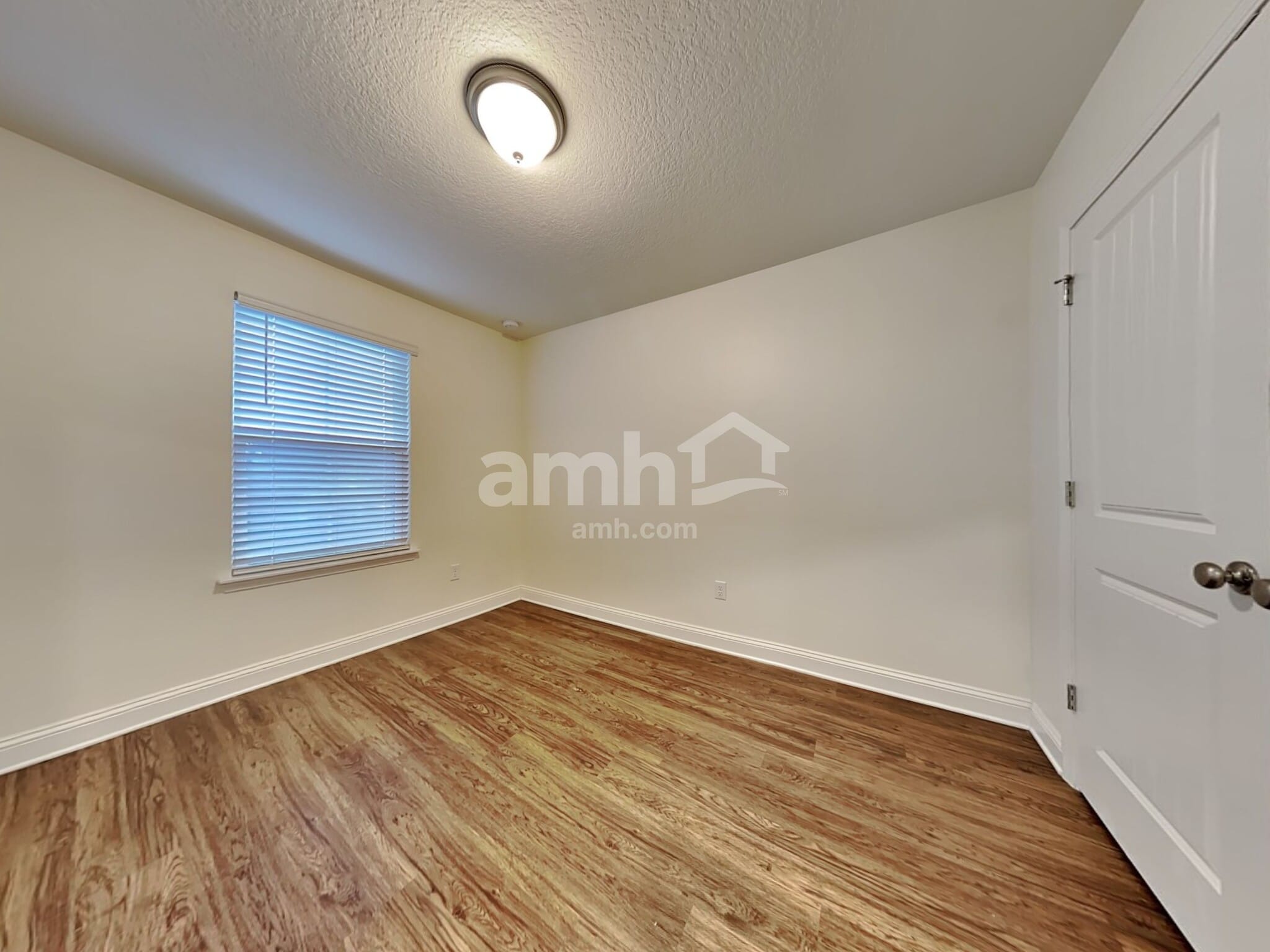 Building Photo - 3154 Creek Village Ln