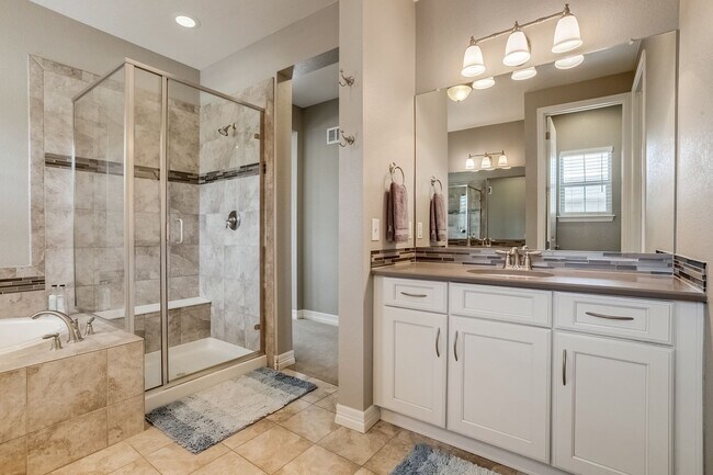 Building Photo - Large single family home in Central Park.