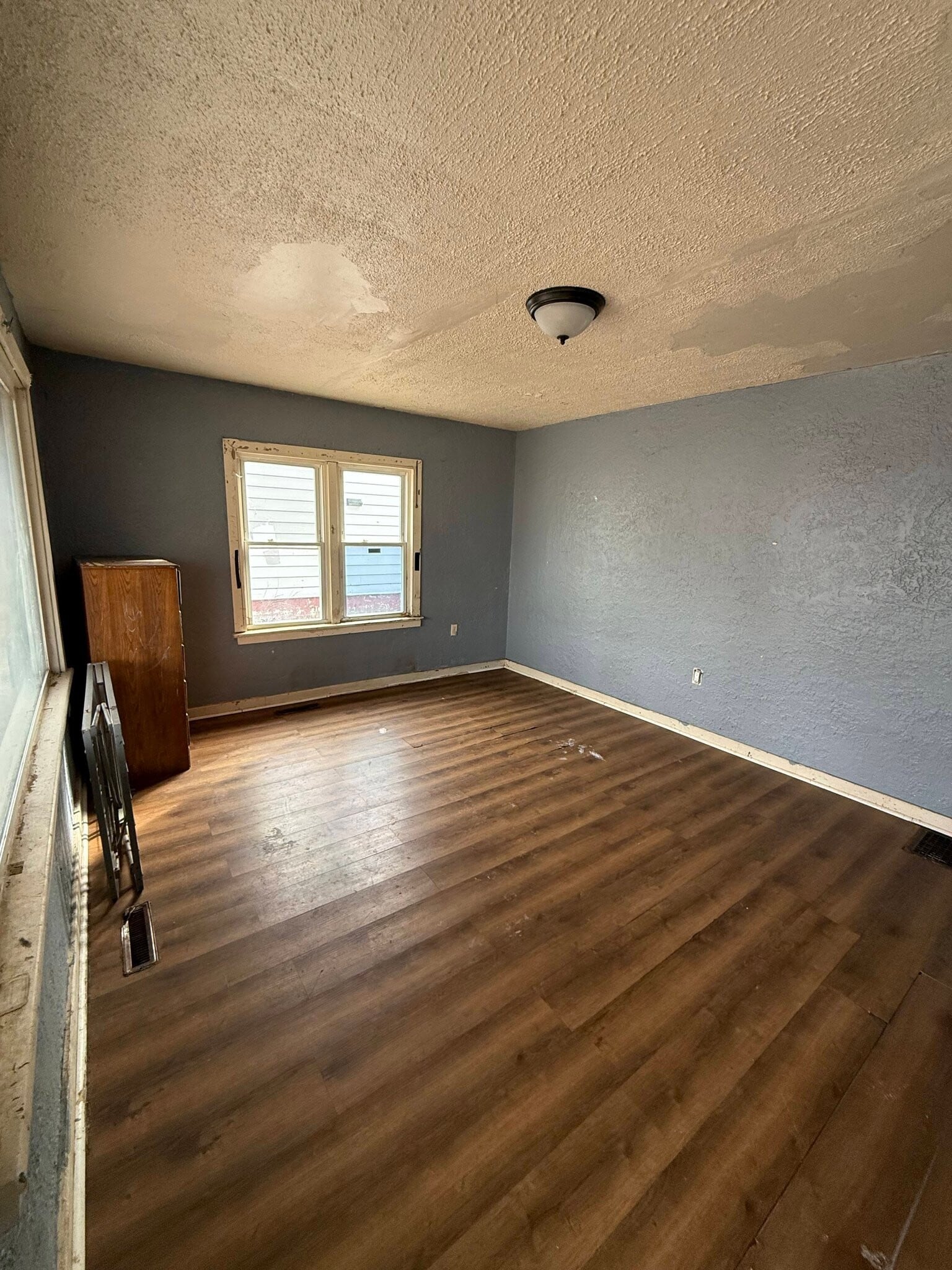 Building Photo - 1305 E Whitmer St