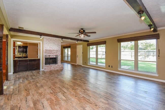 Building Photo - 12402 Amado Dr