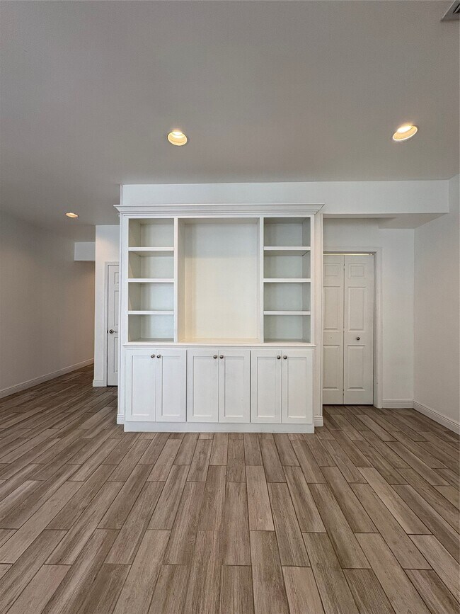 Building Photo - 12625 Memorial Dr
