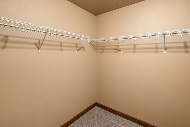 Building Photo - Great Location, Single Family Home, CDA, Pet Friendly