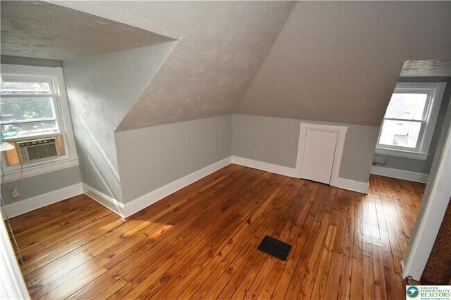 Building Photo - 417 Porter St