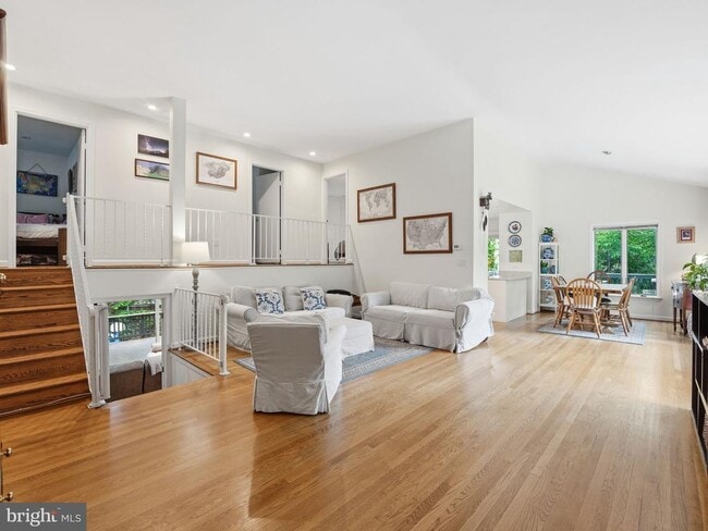 Building Photo - 405 Underhill Pl