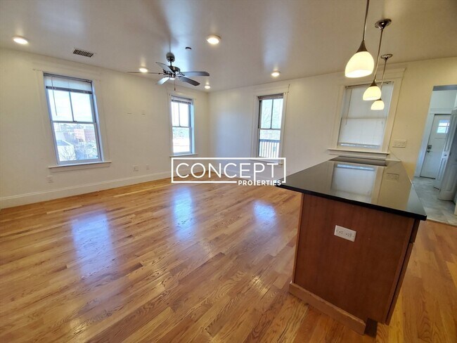 Building Photo - 6 Westminster Ave