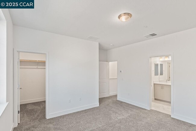 Building Photo - 725 Delve Ct