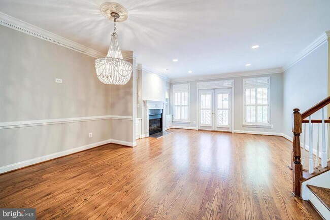 Building Photo - 819 Rivergate Pl