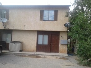 Building Photo - 2 bedroom, 1.5 bathroom, 2 condo near SUU