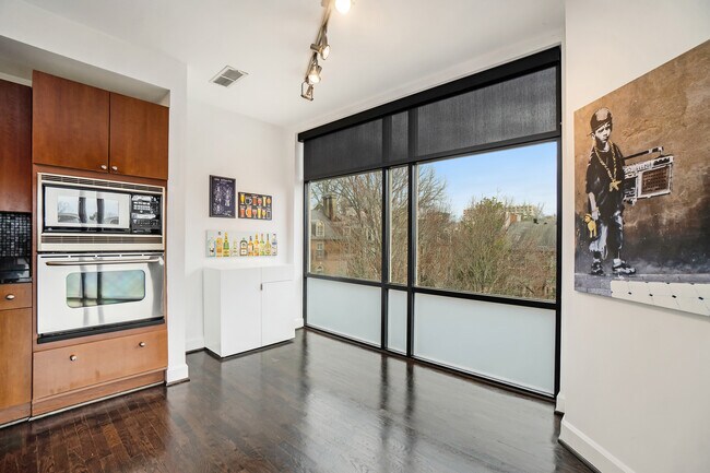 Building Photo - 2626 Peachtree Rd