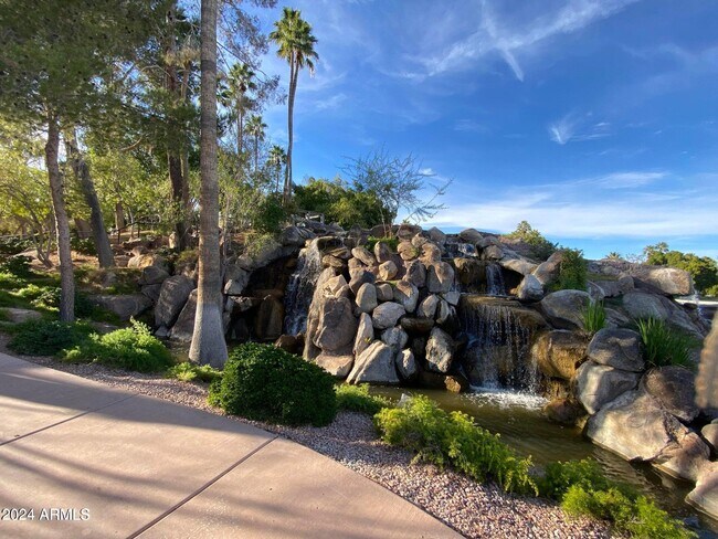 Building Photo - 2301 E Beachcomber Dr