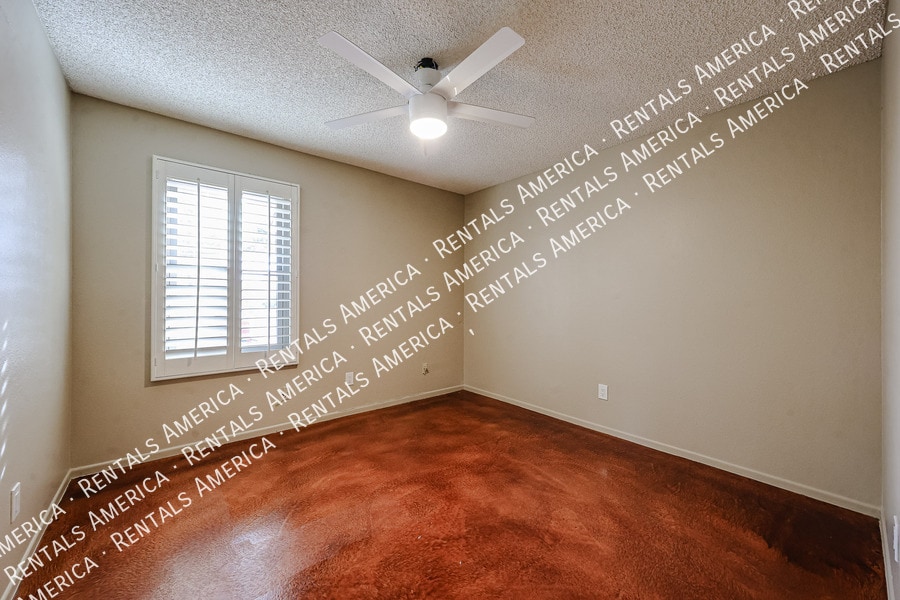 Building Photo - 10438 S 45th Pl