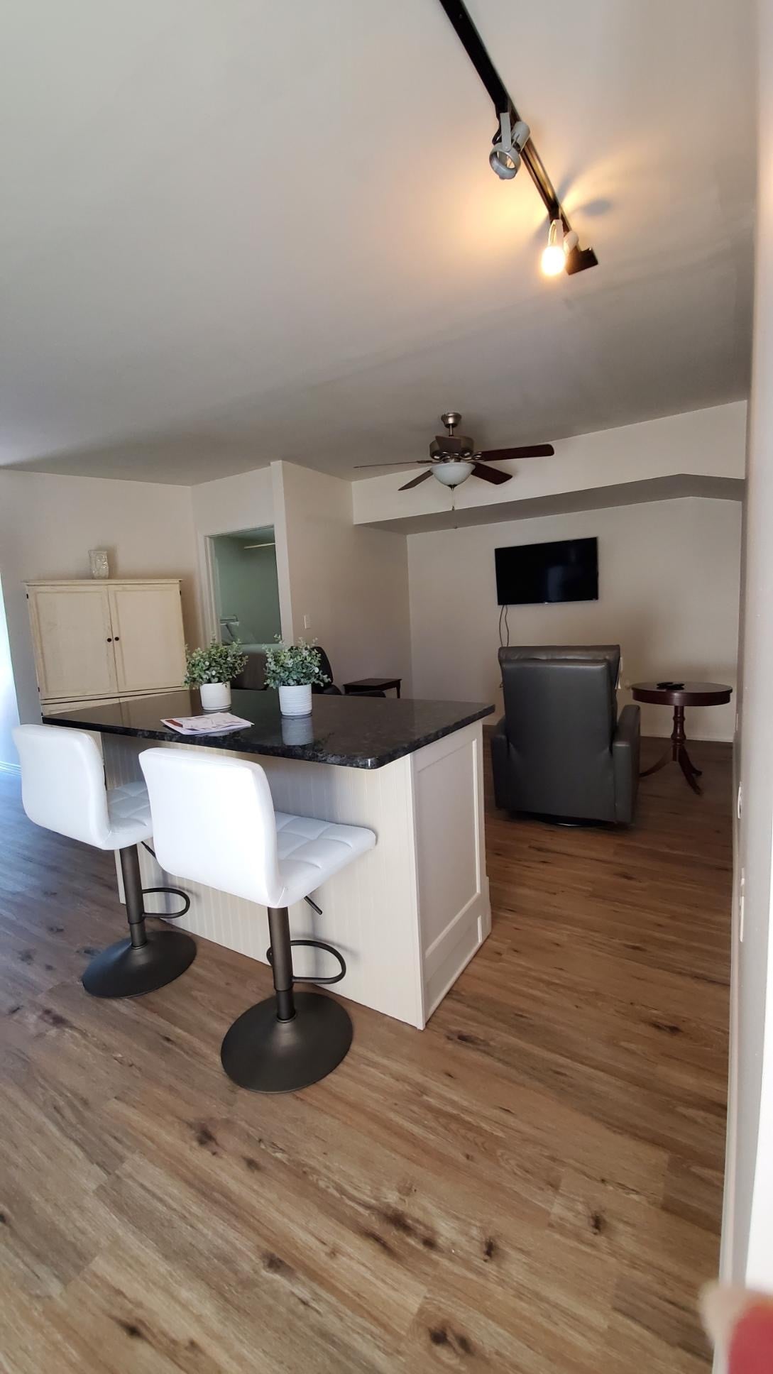 Building Photo - 243 York Rd