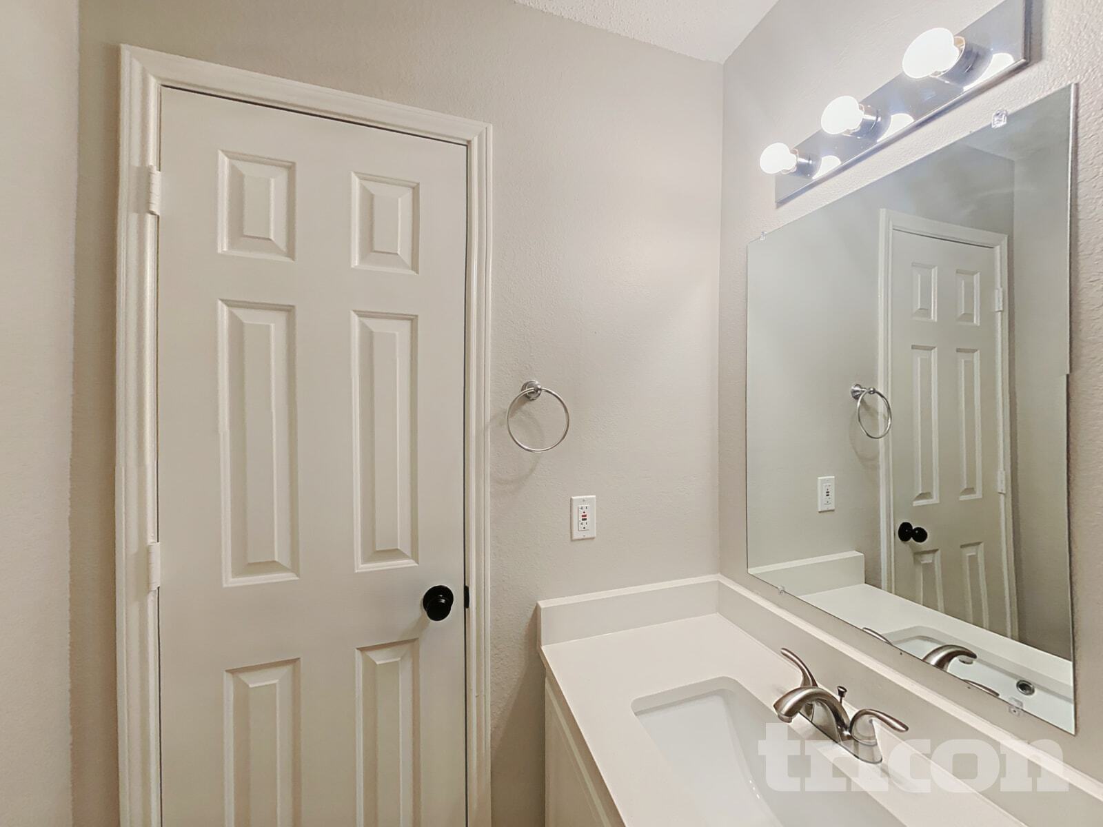 Building Photo - 1913 Lariat Dr