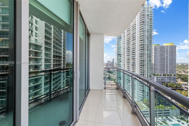 Building Photo - 350 S Miami Ave