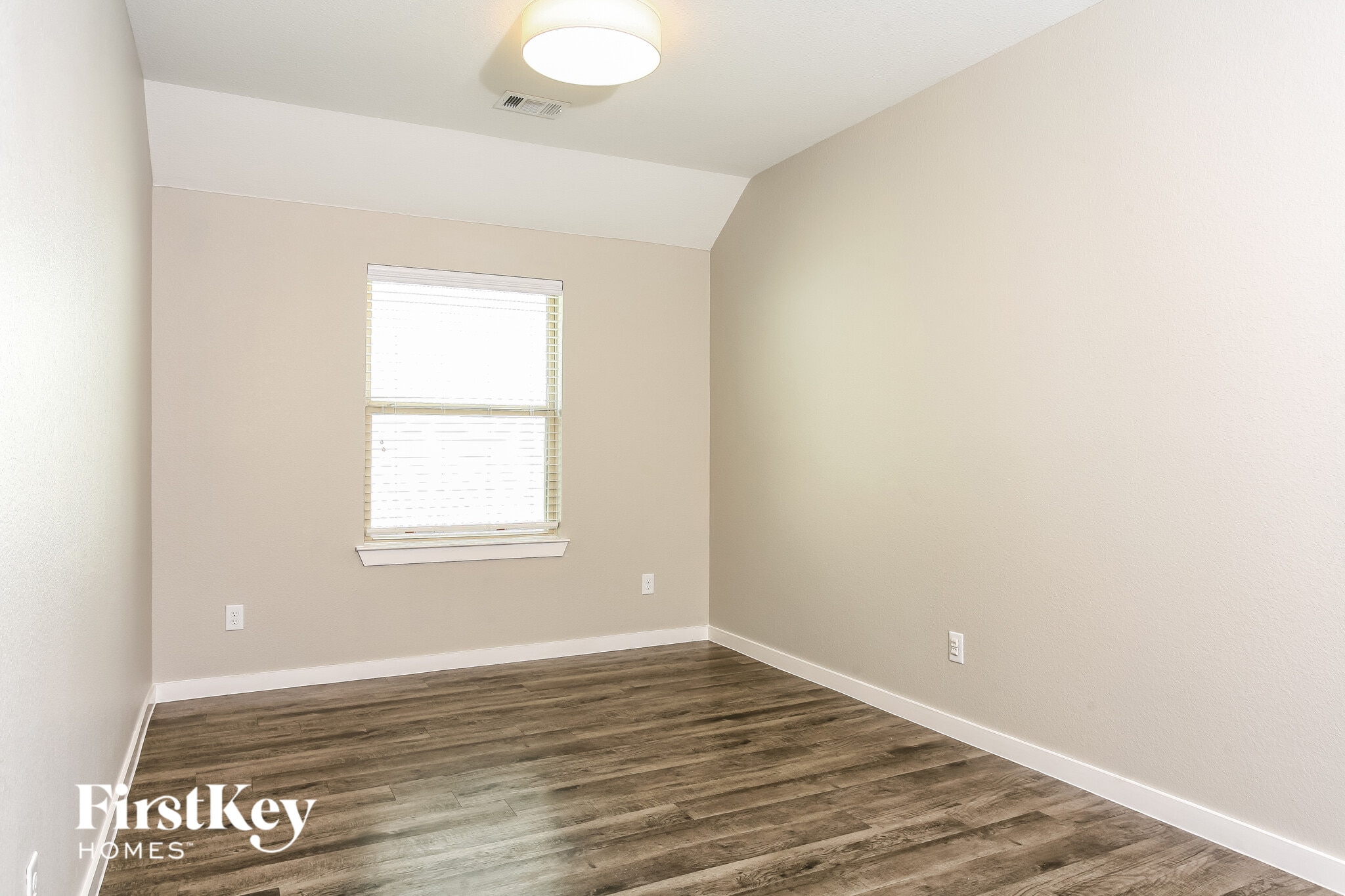 Building Photo - 1127 Bantham Wy