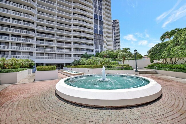 Building Photo - 1000 W Island Blvd