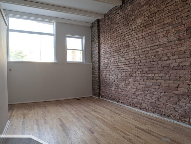 Building Photo - 3544 N Halsted St