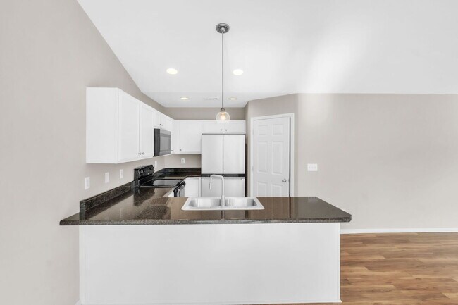 Building Photo - Elegant 3BR/2BA Home in Chartwell Estates with Fireplace & Fenced Yard $1800/mo rent