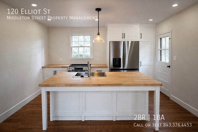 Building Photo - 120 Elliot St-