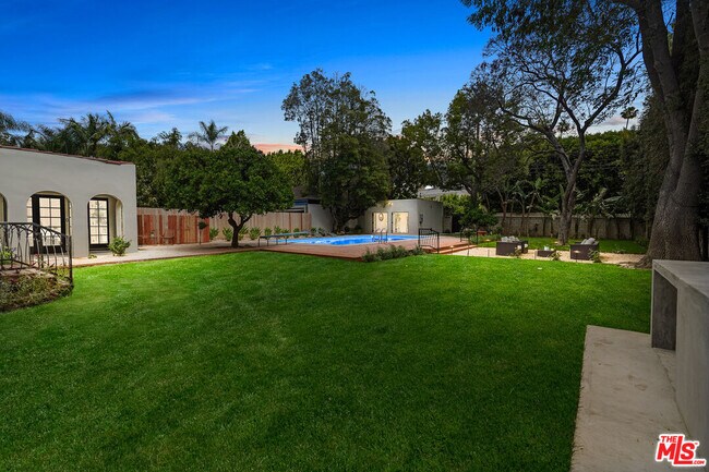 Building Photo - 712 N Rodeo Dr
