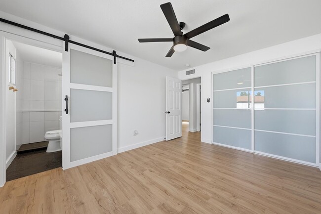 Building Photo - 3540 E Voltaire Dr