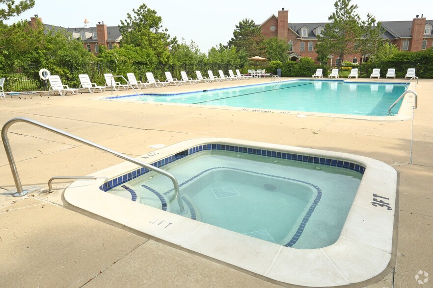 Arbor Knoll Apartments 5825 Plum Hollow Dr Ypsilanti MI 48197