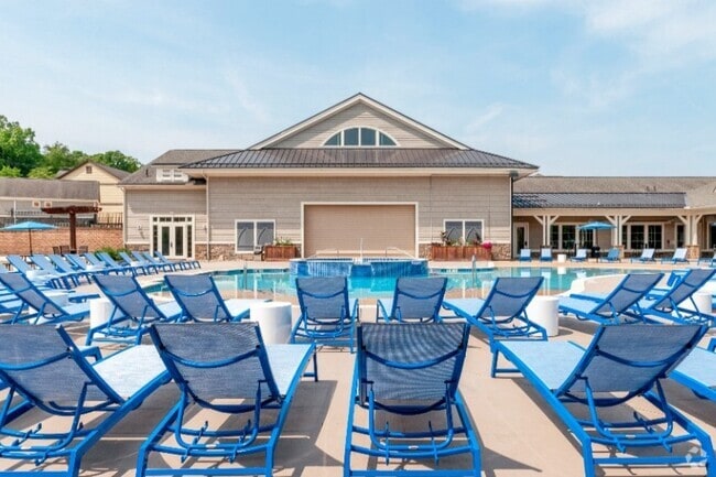 Building Photo - The Retreat at State College