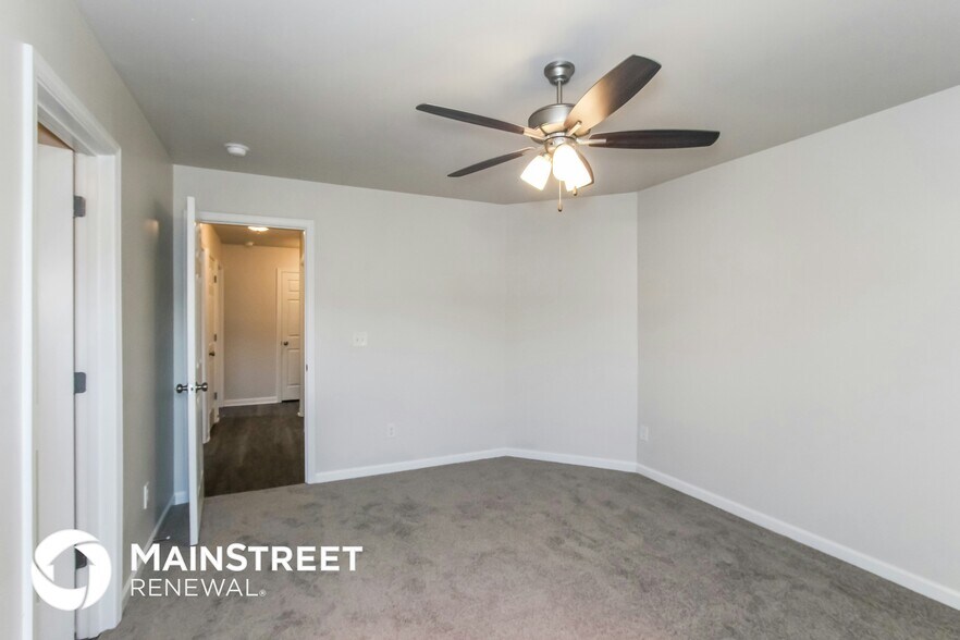 Building Photo - 304 Hidden Ct