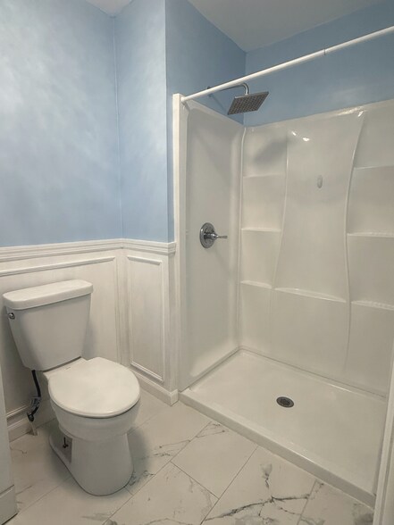 Building Photo - 322 Main St