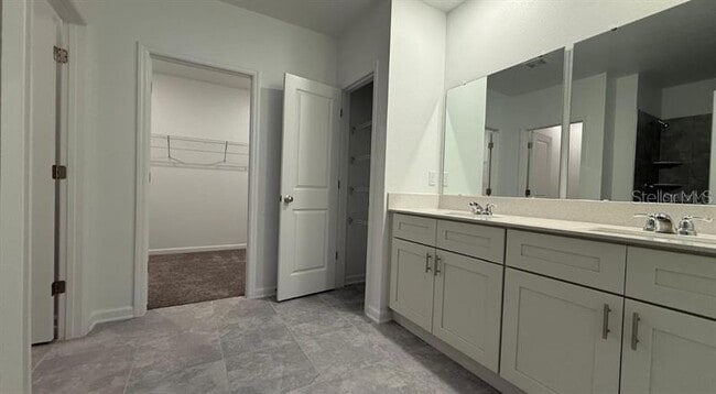 Building Photo - 5762 Gingham Dr