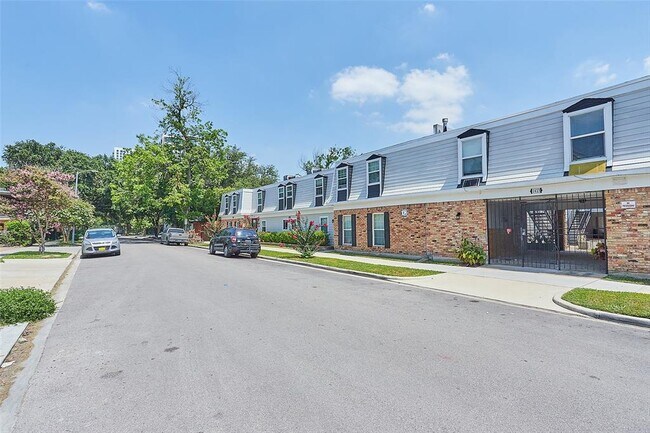 Building Photo - 1423 Hawthorne St