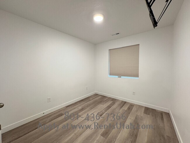 Building Photo - Canvasback