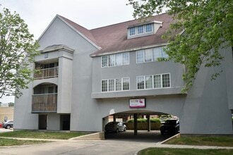 Building Photo - 402 N Gregory St