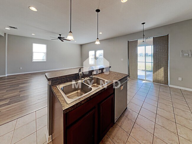 Building Photo - 10284 Newminster Loop