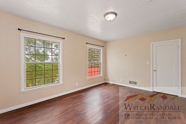 Building Photo - 3 Bedroom Layton Home