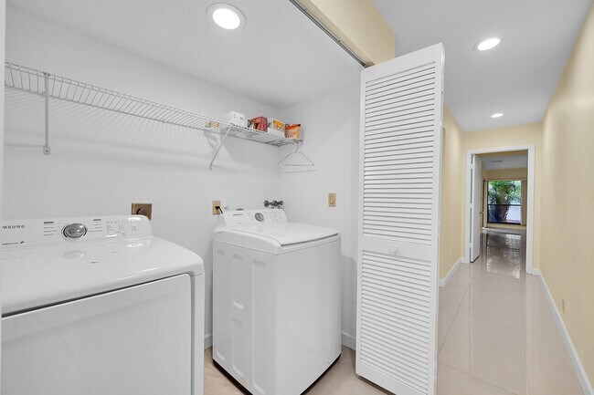 Building Photo - 6820 Allegre Ct
